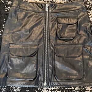 Faux Leather Black Pocket Front Zip Mini Skirt AKIRA EDGY size large